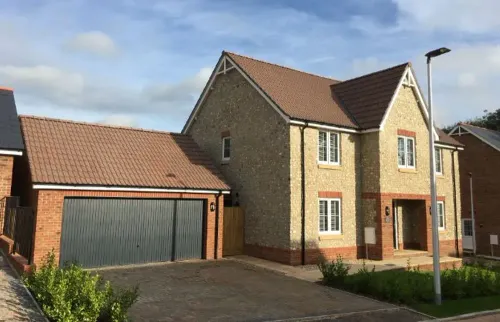 Earland Rise Home